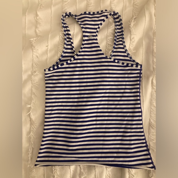 Lululemon fitted tank top- size 2 - Picture 4 of 4